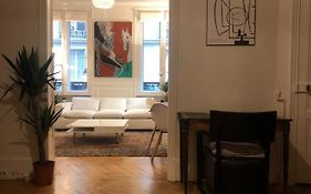 Cosy 2 Room 50M2 Parisian Classic Flat - Passy, 16Th Arrondissement, Near Eiffel Tower